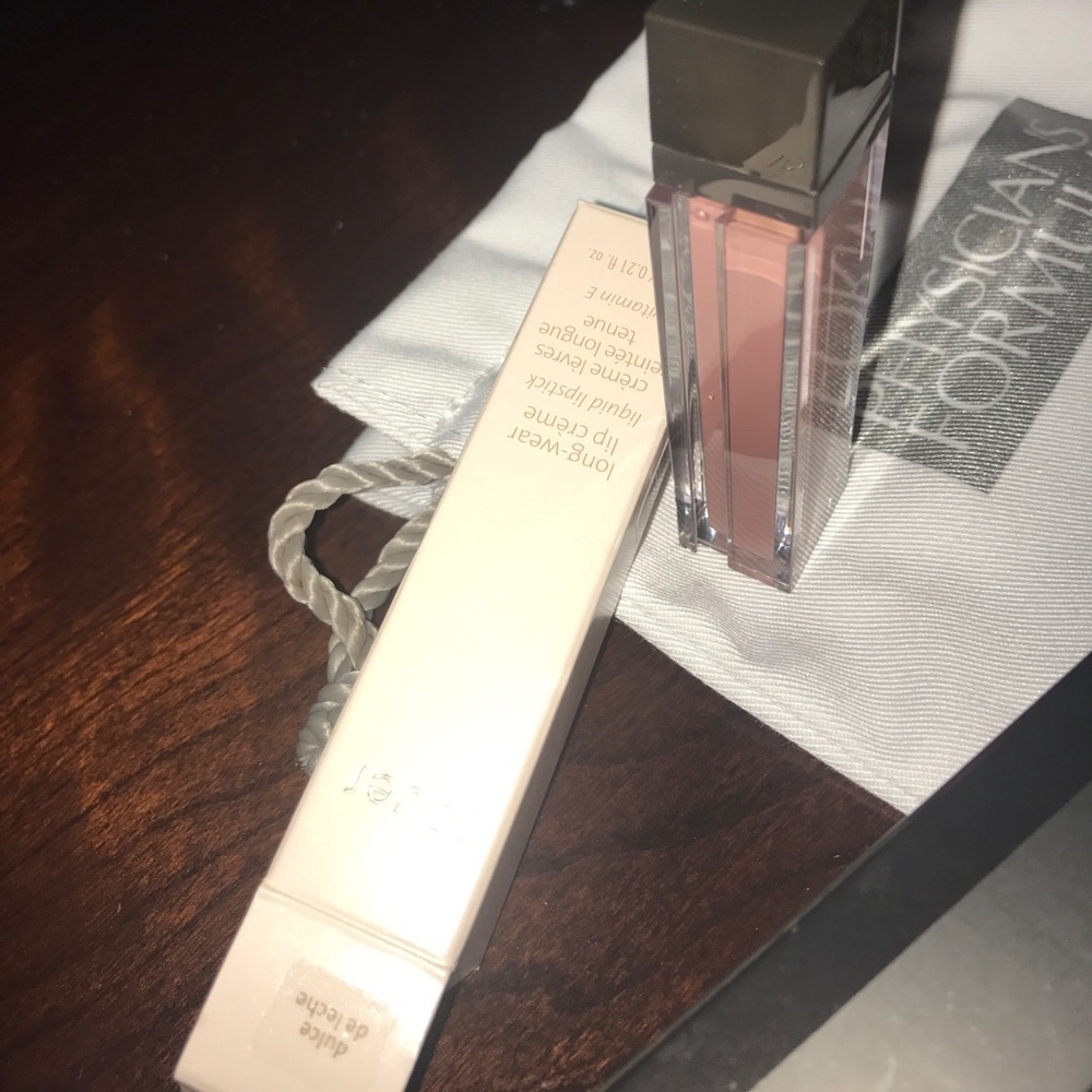Makeup bundle - Picture 2 of 3